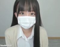 超可愛いロリっ子アイドルJKが制服脱いでお股を開きパイパンオマンコ弄りオナニー配信！！！[ライブチャット無修正動画]