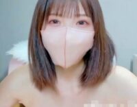 [無修正エロライブチャット]いきなりもうイク！セミロング茶髪ハダカ姿マスク白肌女子オナチャット！前後ろからクパァ丸見え電動玩具当て！喘ぎ声◎横画面◎