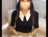 [無修正エロライブチャット]かわいい白襟付き黒ニットブラウス栗毛色ツインテ髪マスク女子エロチャ！後半顔出しパイパンオマンコ丸見え裸オナ！長時間◎縦画面◎