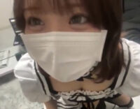 めちゃ可愛いショートヘア美女がメイドコスから自撮りエッチな体を見せたまらない！！！[ライブチャット動画]